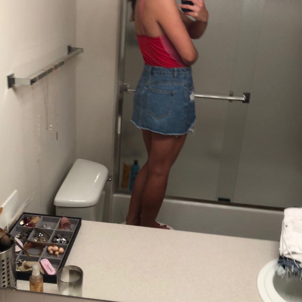 Petite misguided sz 4 distressed mini jean skirt - Picture 6 of 7